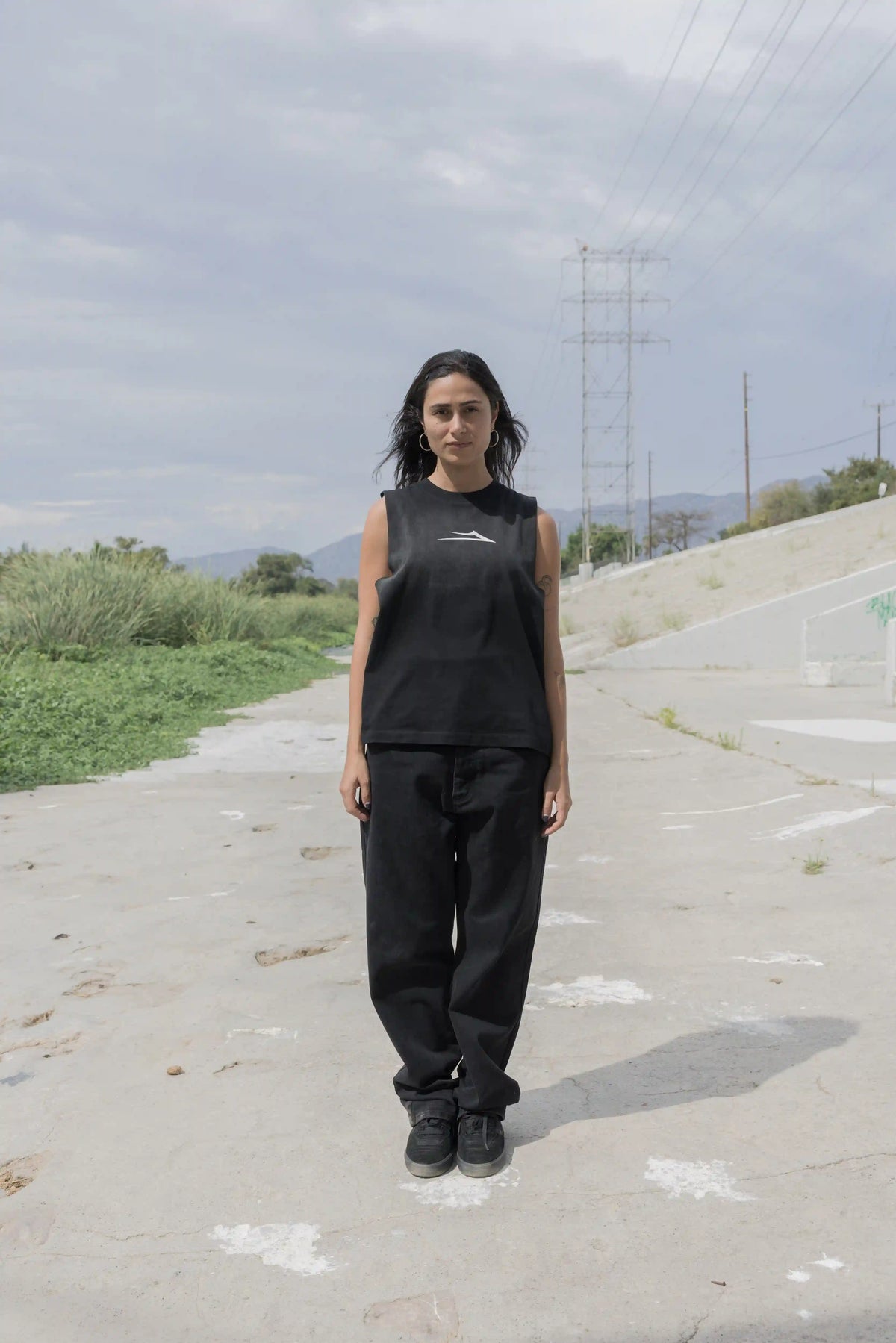Flare Cutoff Tank Shirt - Black