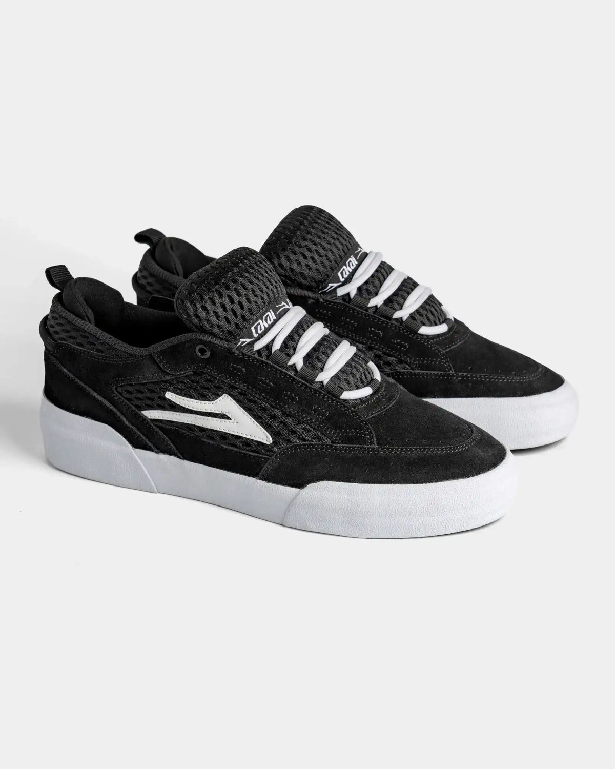 Aran - Black Suede White